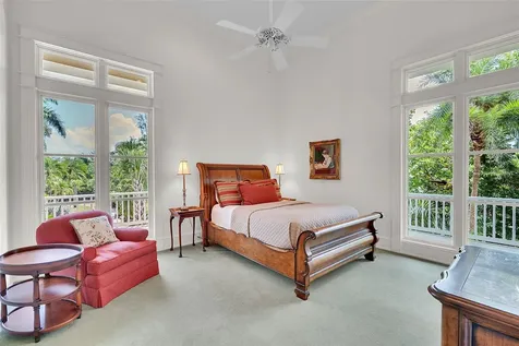 8132 Sanderling Road Sarasota FL 34242