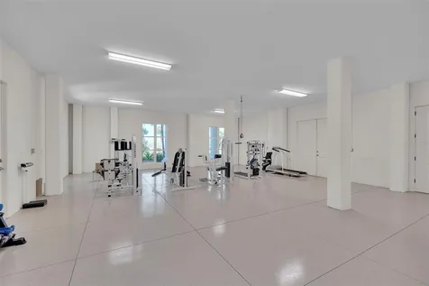 8132 Sanderling Road Sarasota FL 34242