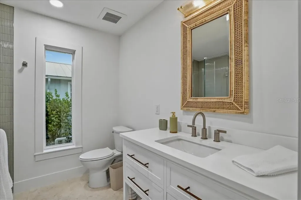 618 Gladstone Lane Holmes Beach FL 34217