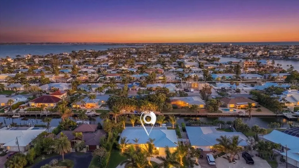 618 Gladstone Lane Holmes Beach FL 34217