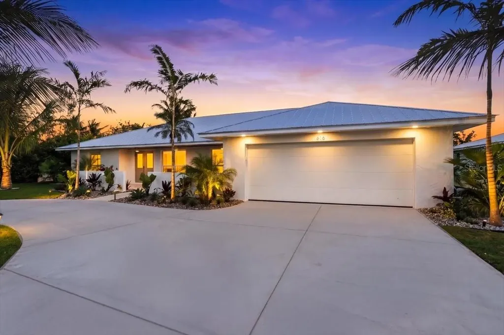 618 Gladstone Lane Holmes Beach FL 34217