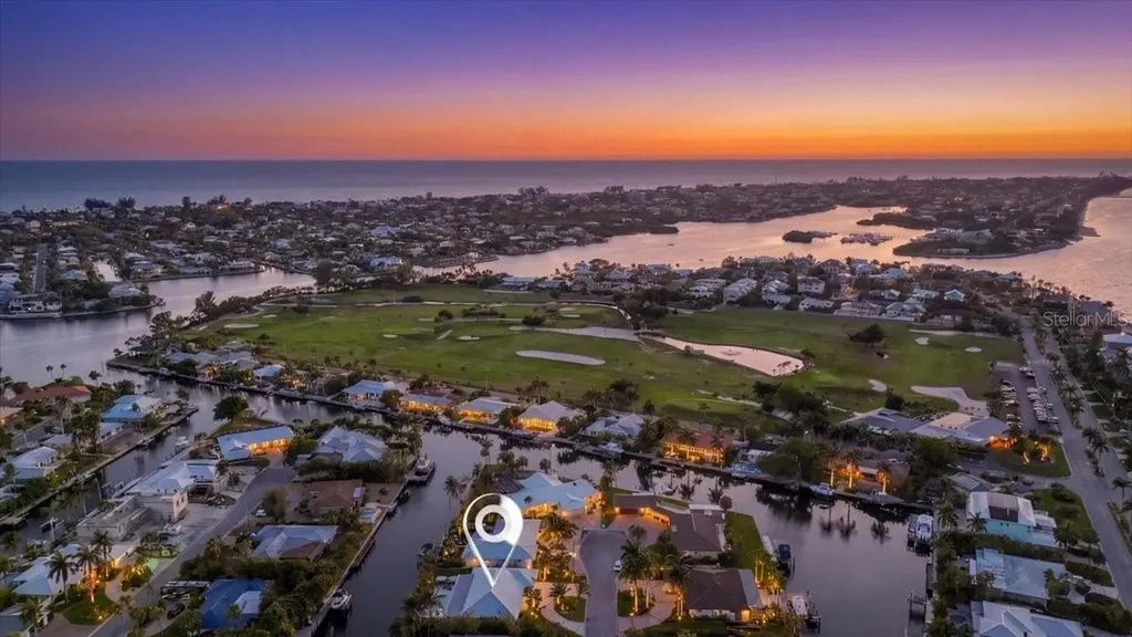 618 Gladstone Lane Holmes Beach FL 34217