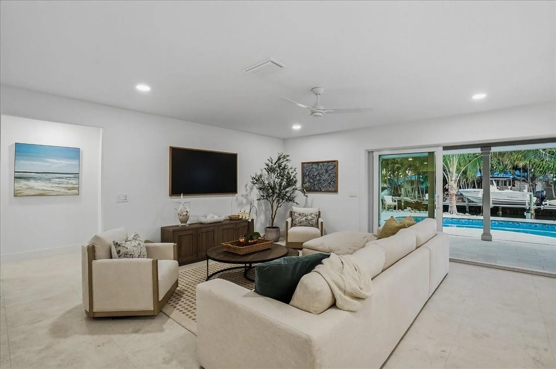 618 Gladstone Lane Holmes Beach FL 34217