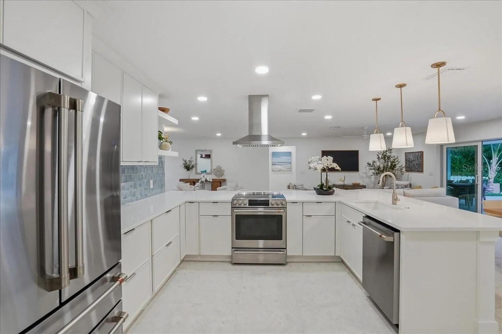618 Gladstone Lane Holmes Beach FL 34217
