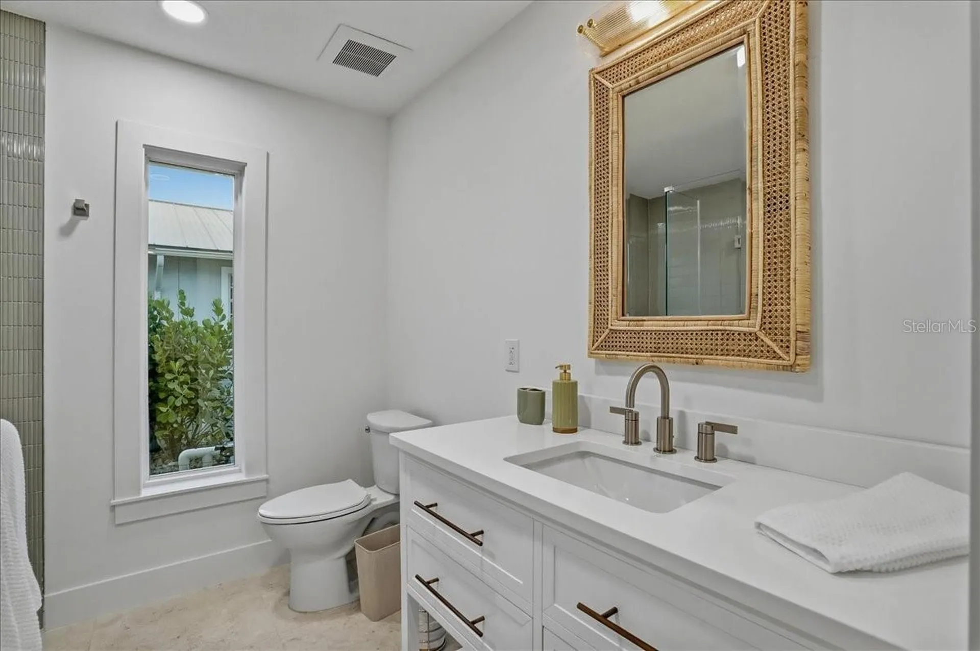 618 Gladstone Lane Holmes Beach FL 34217