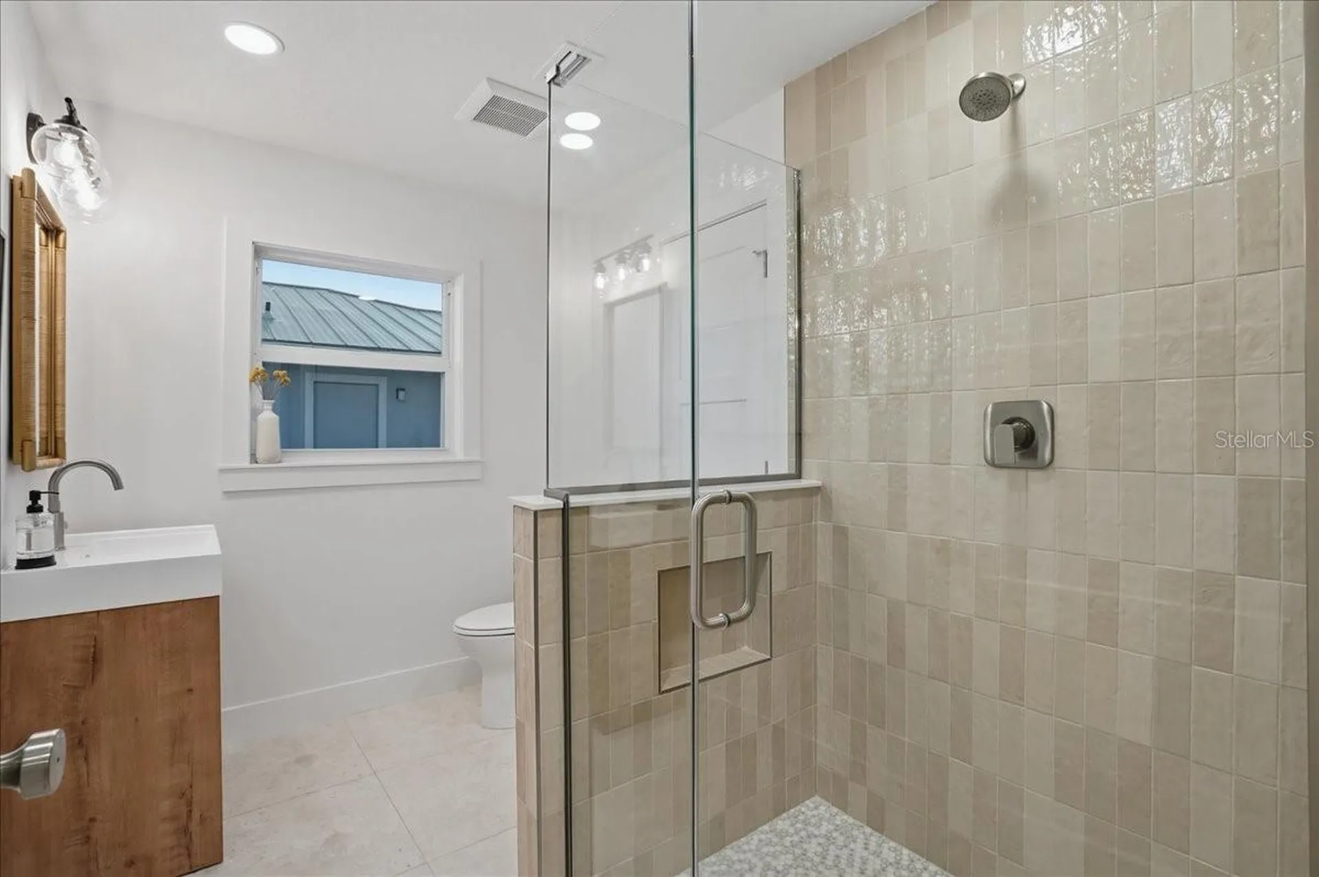 618 Gladstone Lane Holmes Beach FL 34217