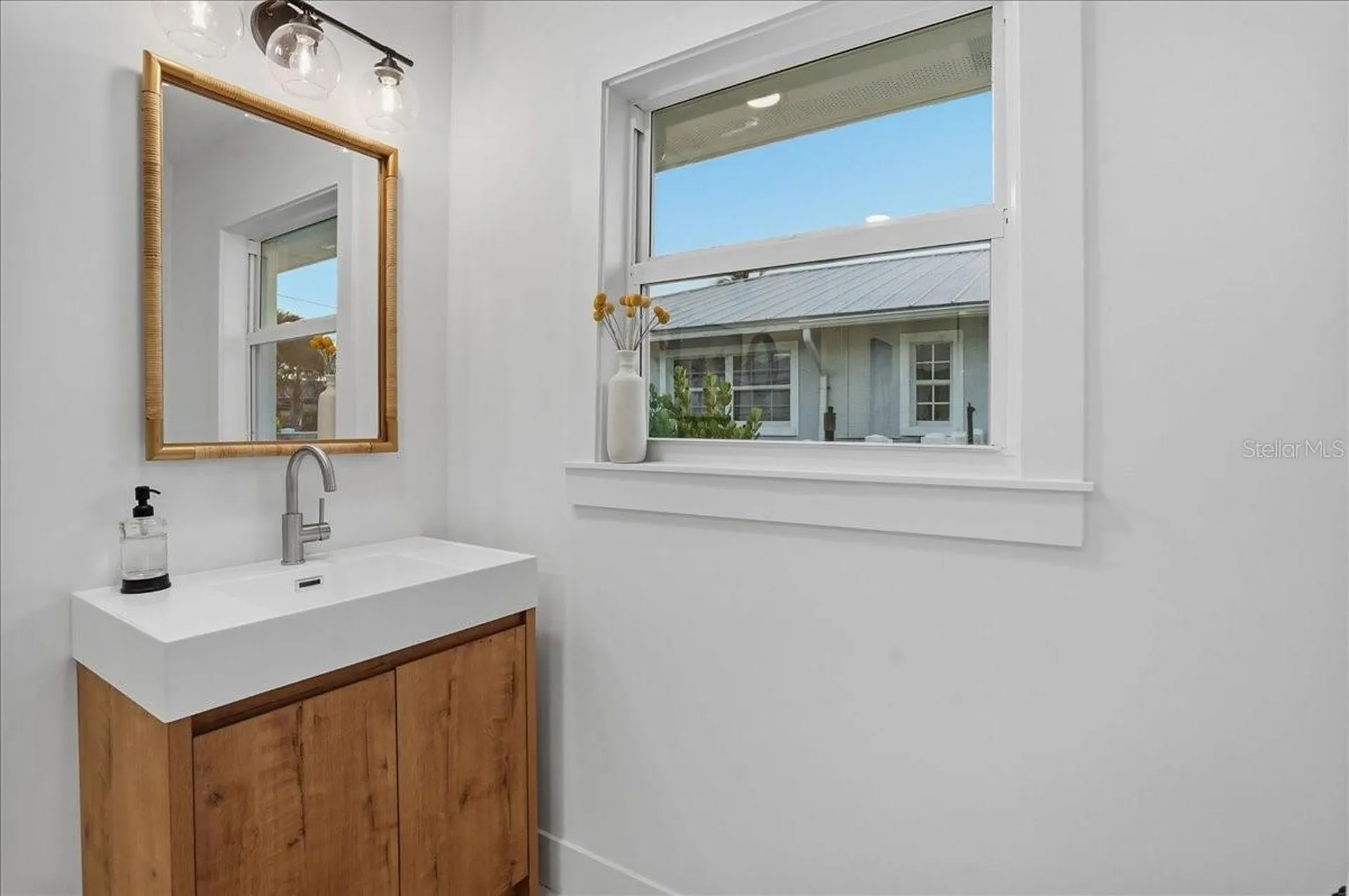 618 Gladstone Lane Holmes Beach FL 34217