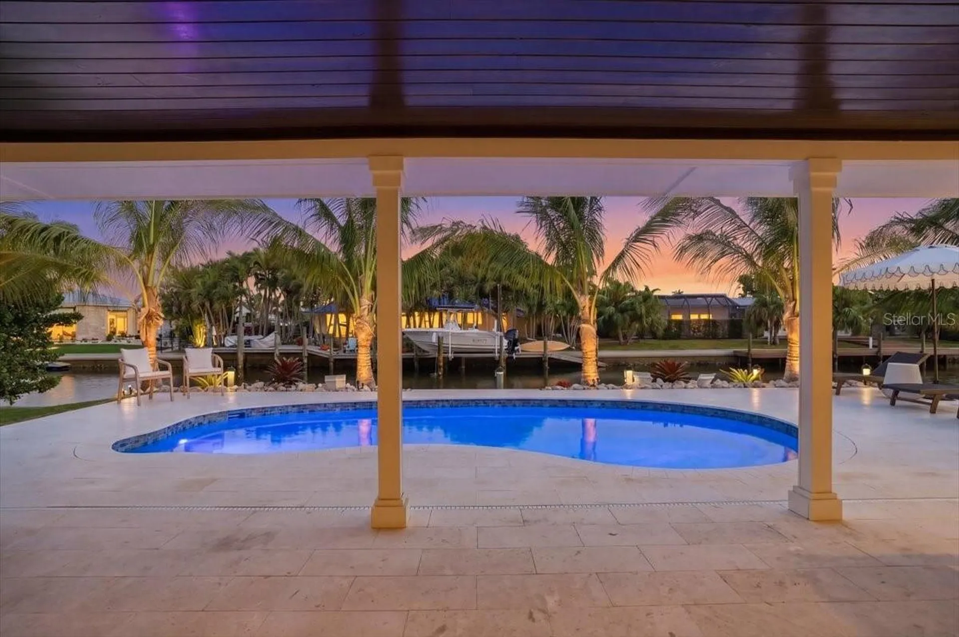 618 Gladstone Lane Holmes Beach FL 34217