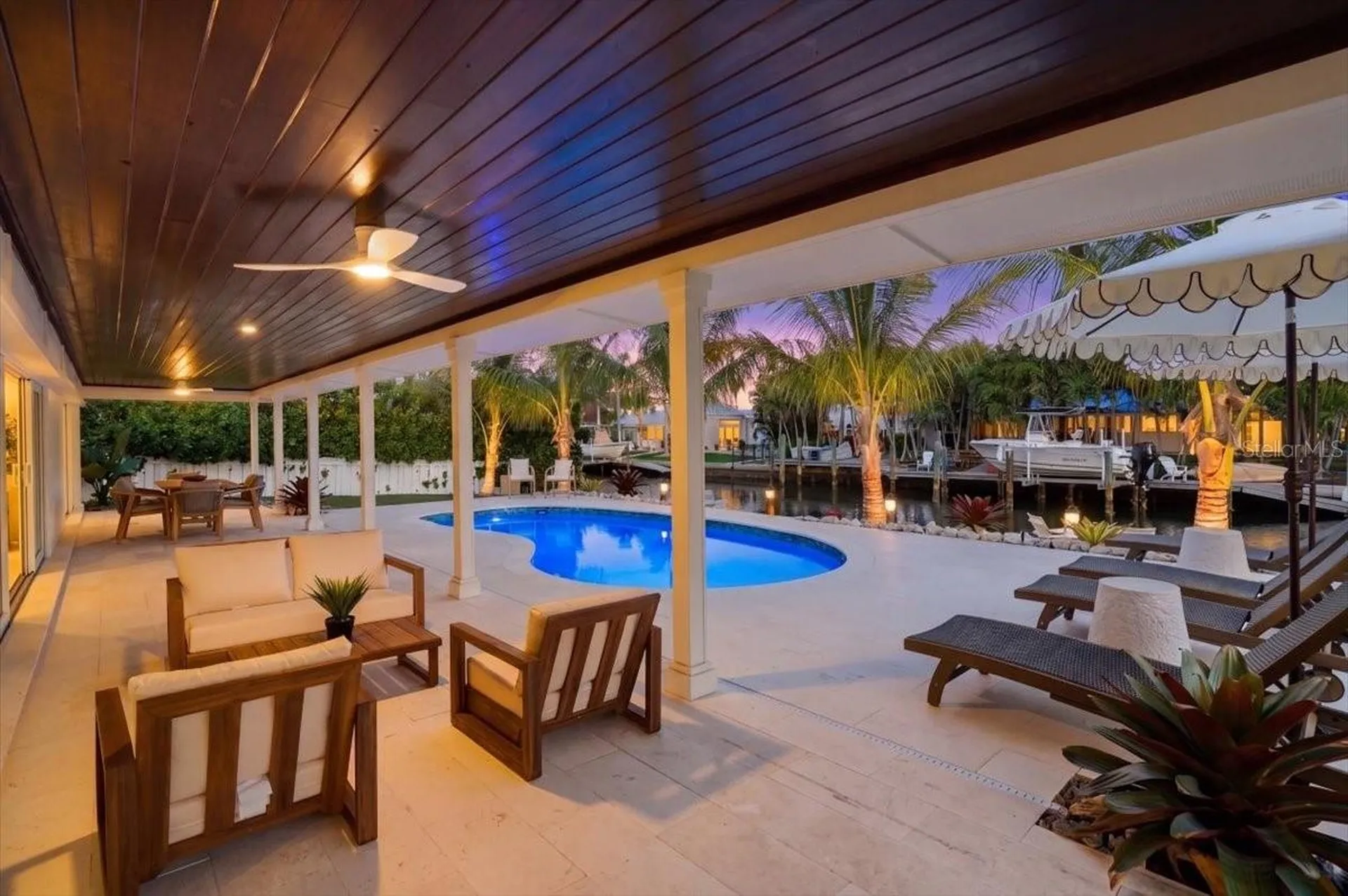 618 Gladstone Lane Holmes Beach FL 34217