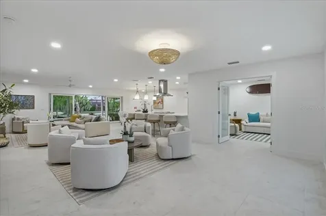 618 Gladstone Lane Holmes Beach FL 34217