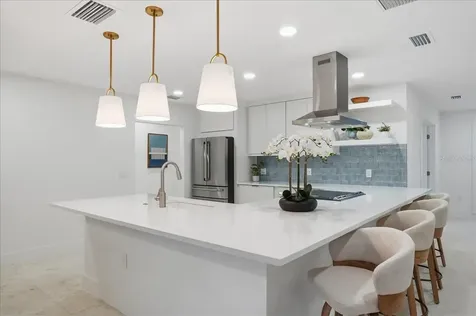 618 Gladstone Lane Holmes Beach FL 34217