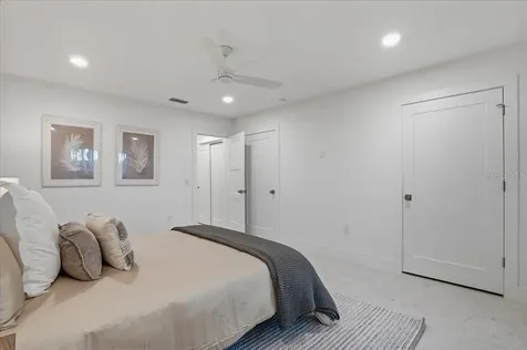618 Gladstone Lane Holmes Beach FL 34217