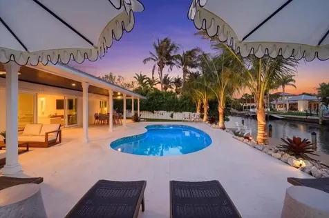 618 Gladstone Lane Holmes Beach FL 34217