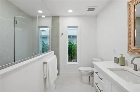618 Gladstone Lane Holmes Beach FL 34217