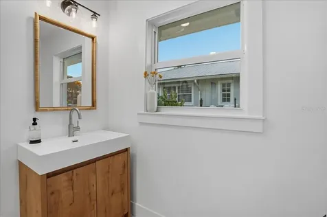 618 Gladstone Lane Holmes Beach FL 34217