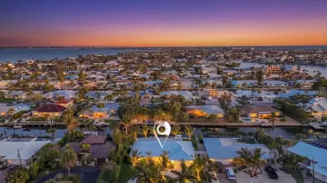 618 Gladstone Lane Holmes Beach FL 34217
