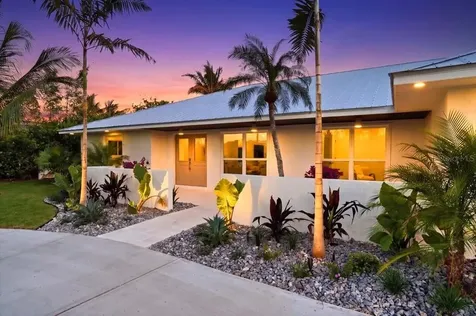 618 Gladstone Lane Holmes Beach FL 34217
