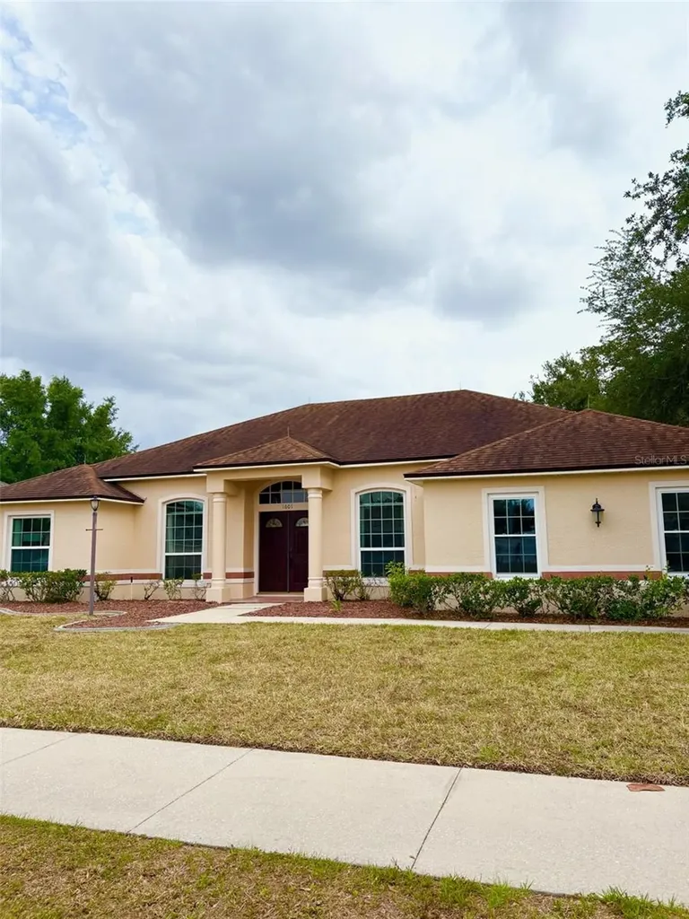 1601 Silhouette Drive Clermont FL 34711