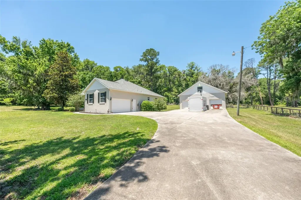 4735 SE 112th Street Road Belleview FL 34420