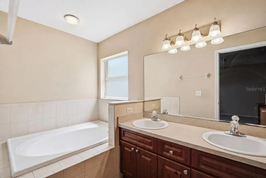 3005 W Chestnut Street Tampa FL 33607