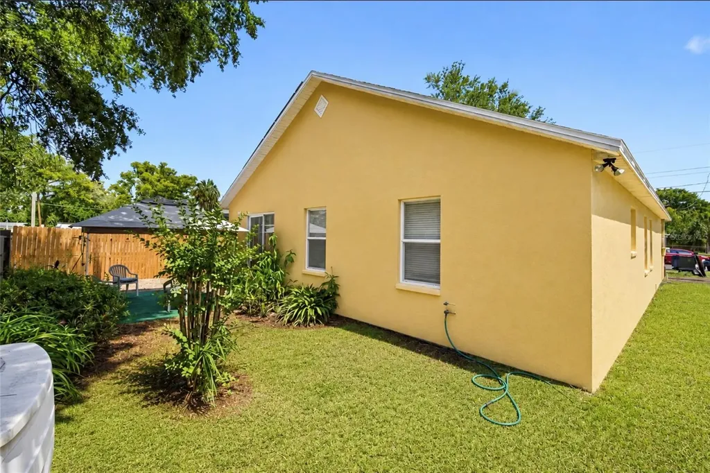 3005 W Chestnut Street Tampa FL 33607