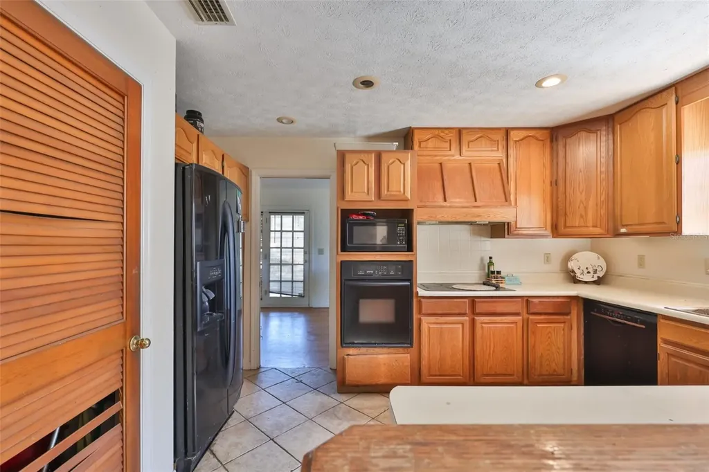 2710 Lewis Road Dover FL 33527