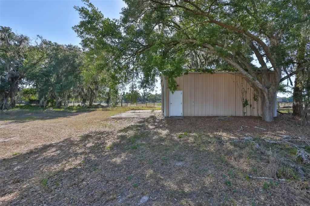 2710 Lewis Road Dover FL 33527