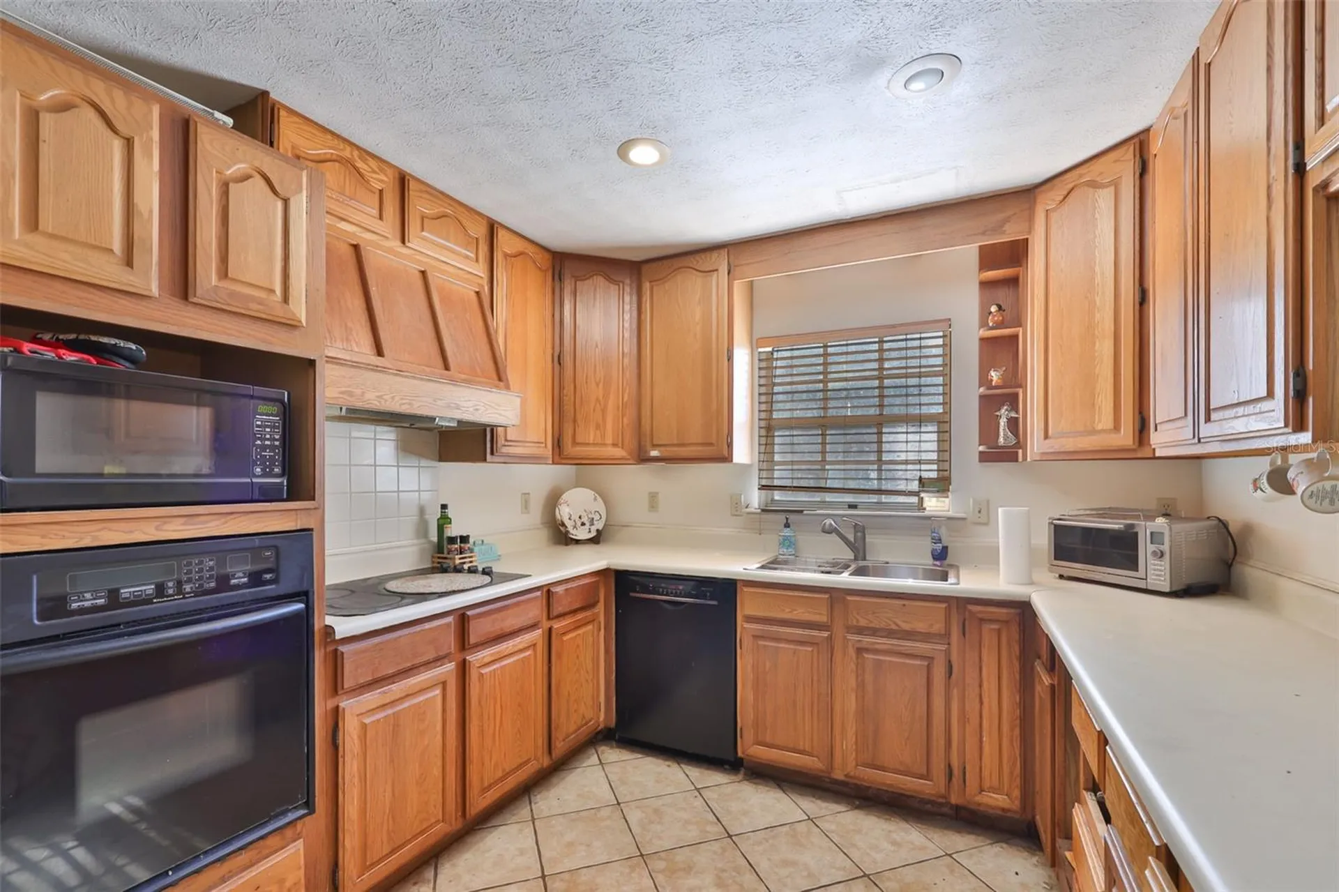 2710 Lewis Road Dover FL 33527