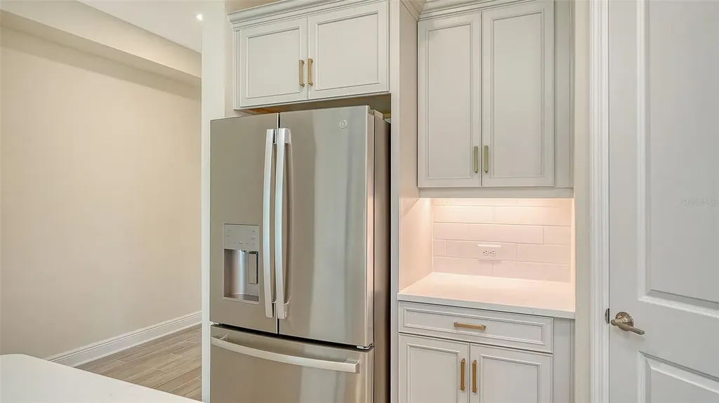 2569 Dasheen Place Sarasota FL 34240