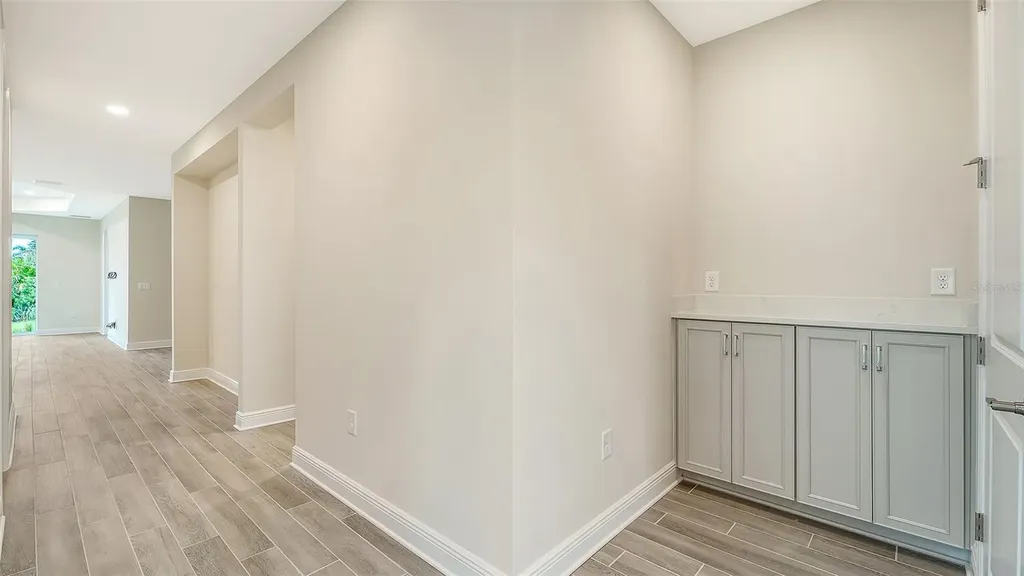 2569 Dasheen Place Sarasota FL 34240