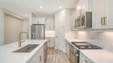 2569 Dasheen Place Sarasota FL 34240