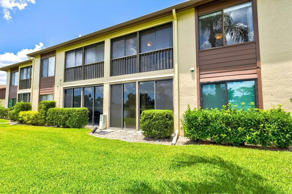 5713 Avista Drive Sarasota FL 34243