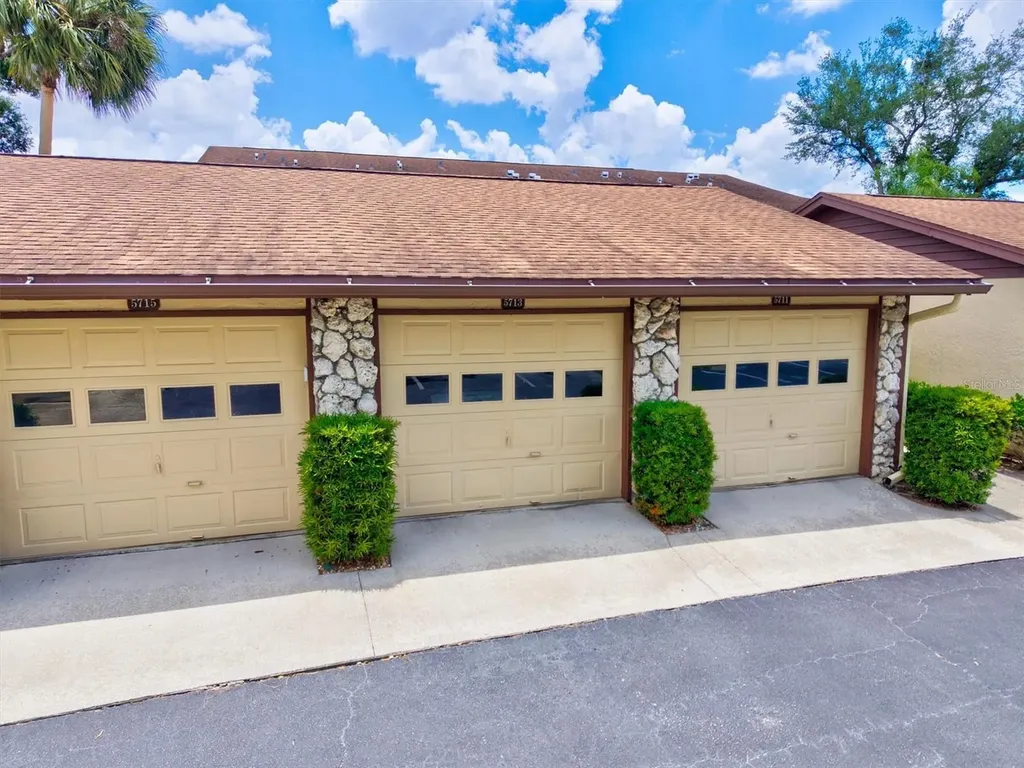 5713 Avista Drive Sarasota FL 34243
