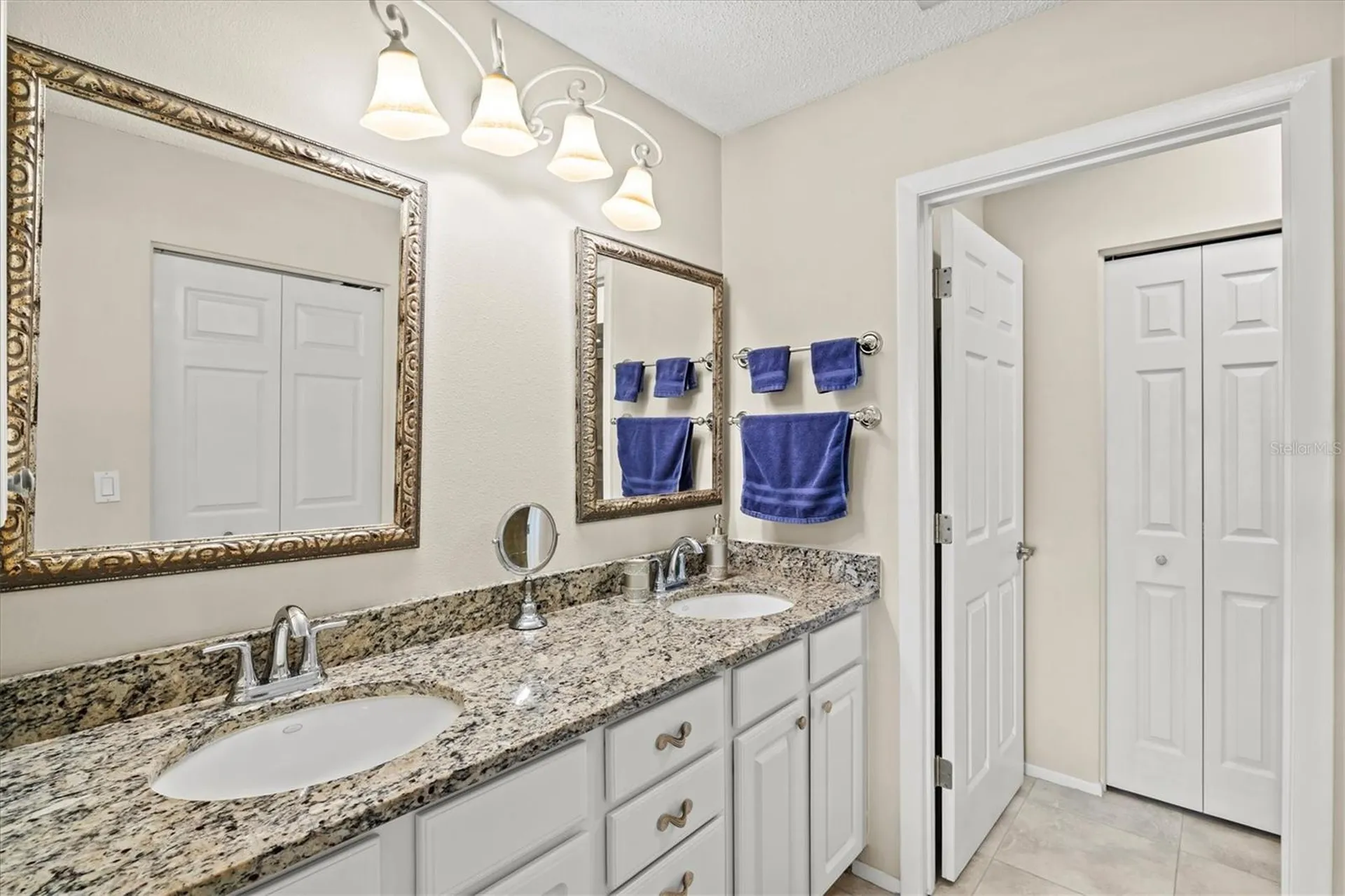 5713 Avista Drive Sarasota FL 34243