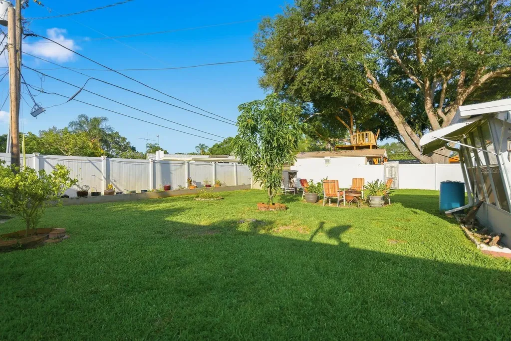 5648 33rd Avenue N St Petersburg FL 33710