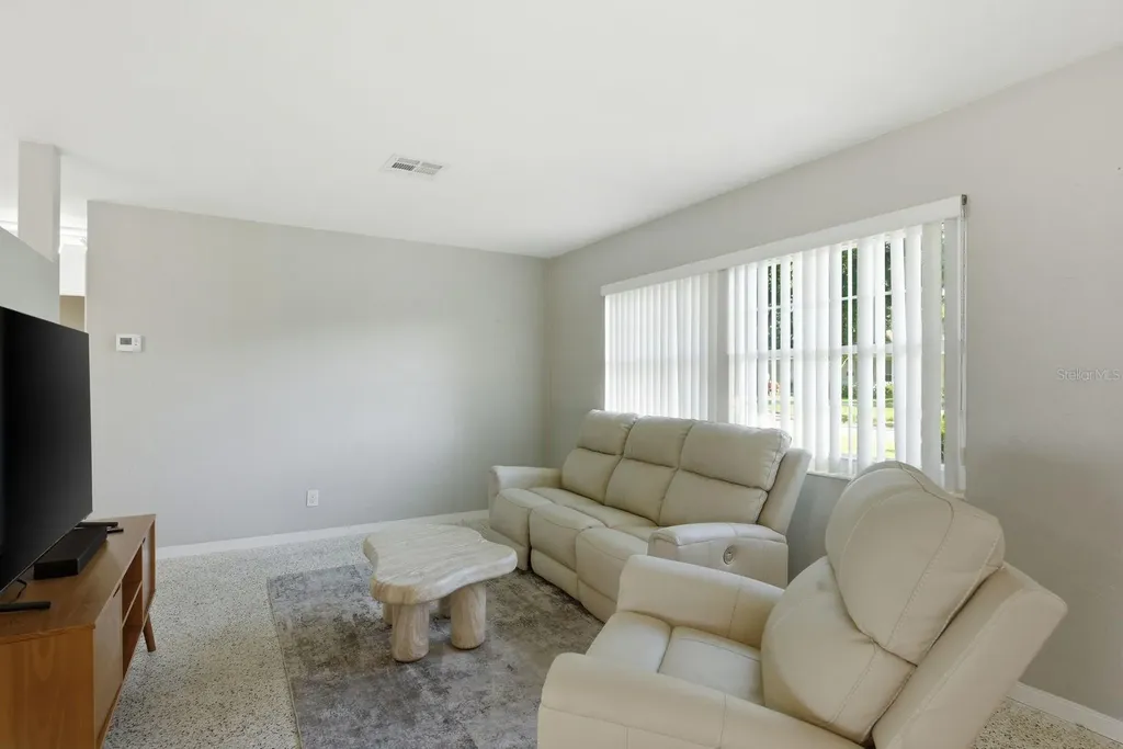 5648 33rd Avenue N St Petersburg FL 33710