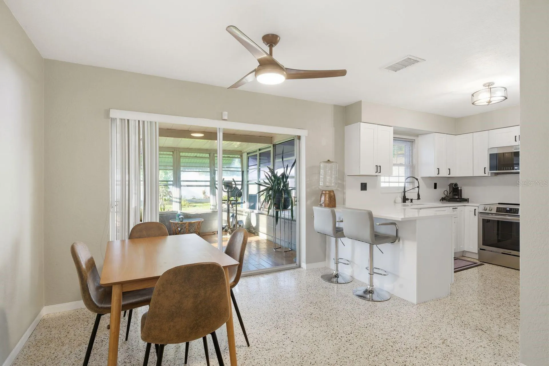 5648 33rd Avenue N St Petersburg FL 33710