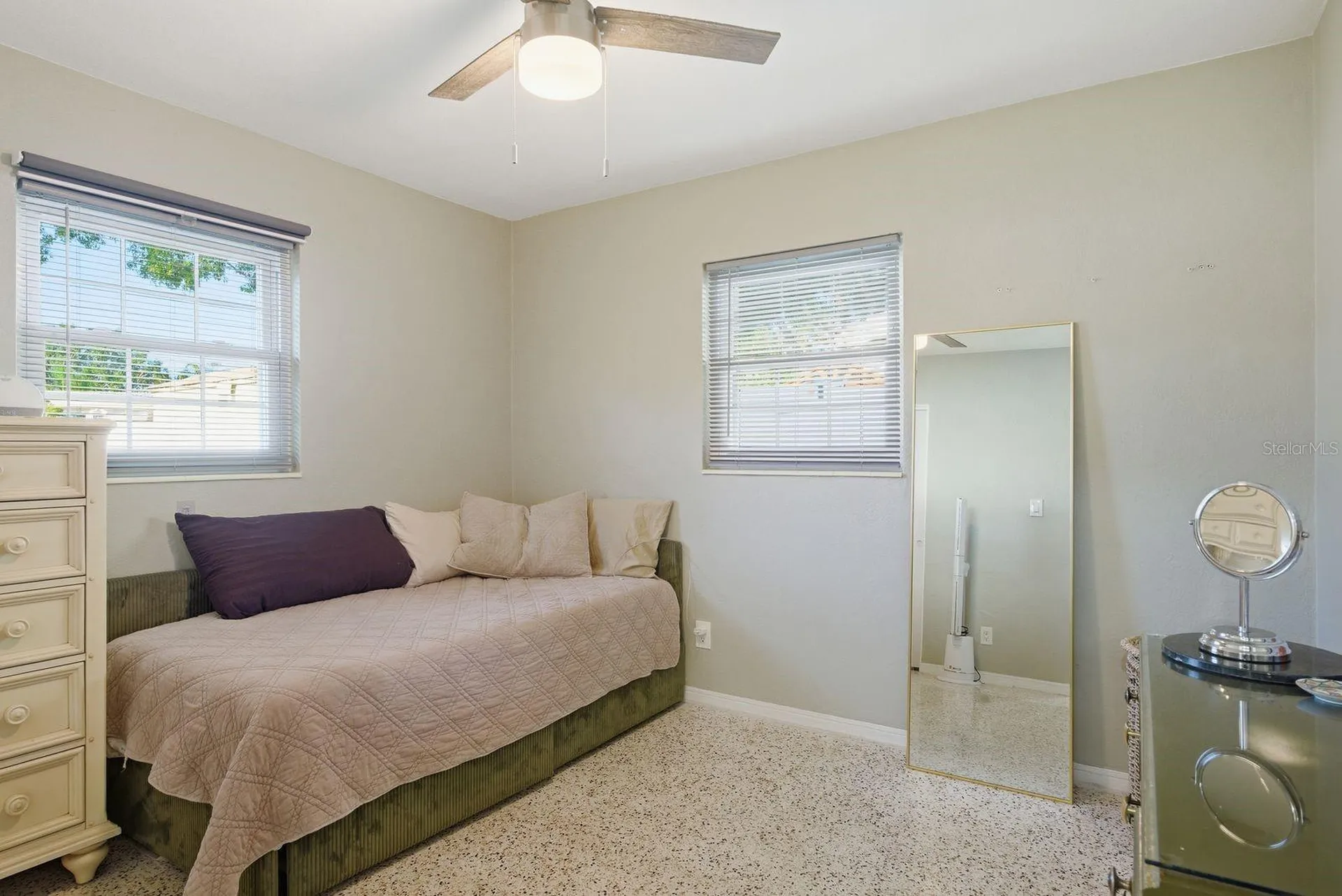 5648 33rd Avenue N St Petersburg FL 33710