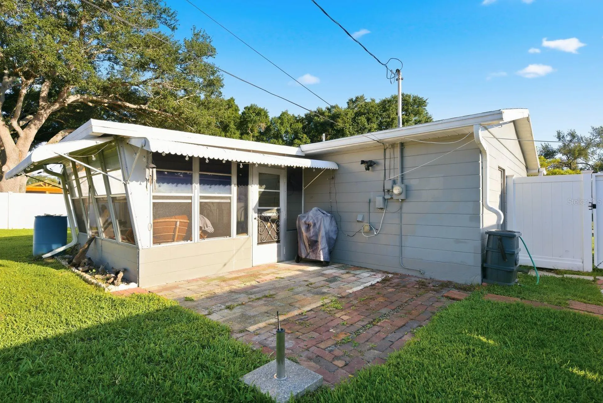 5648 33rd Avenue N St Petersburg FL 33710