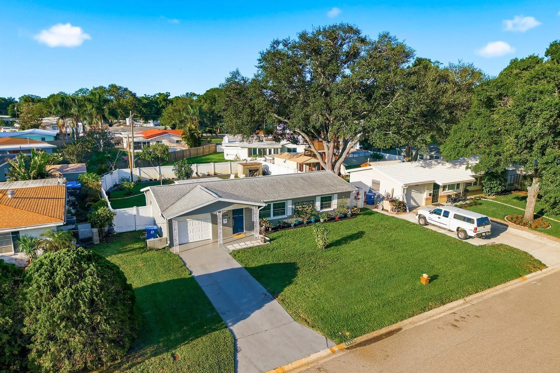 5648 33rd Avenue N St Petersburg FL 33710
