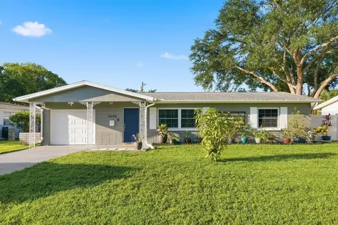 5648 33rd Avenue N St Petersburg FL 33710