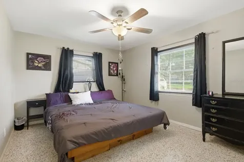 5648 33rd Avenue N St Petersburg FL 33710