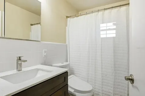 5648 33rd Avenue N St Petersburg FL 33710