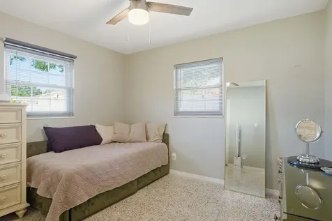 5648 33rd Avenue N St Petersburg FL 33710