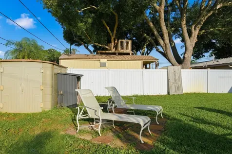 5648 33rd Avenue N St Petersburg FL 33710