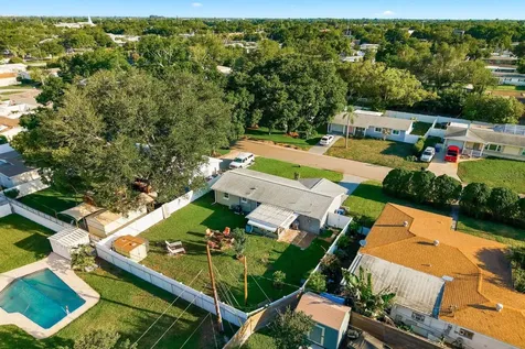5648 33rd Avenue N St Petersburg FL 33710