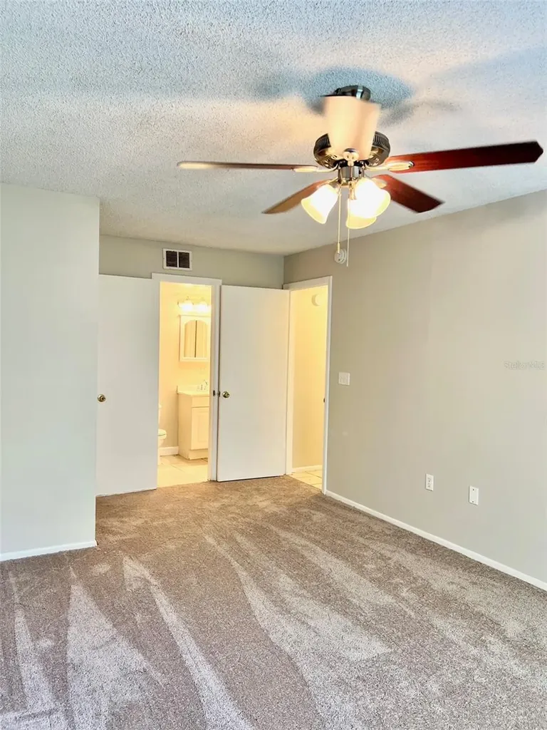 6065 Village Circle Orlando FL 32822
