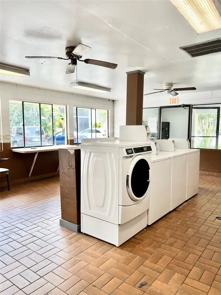 6065 Village Circle Orlando FL 32822