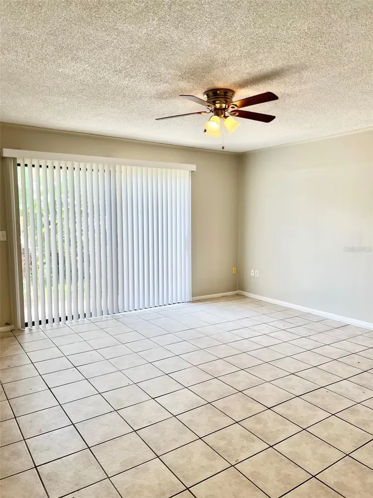 6065 Village Circle Orlando FL 32822