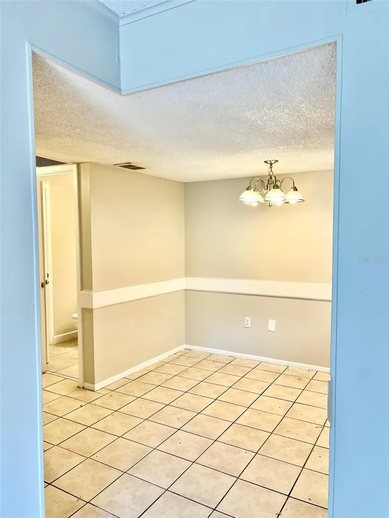 6065 Village Circle Orlando FL 32822